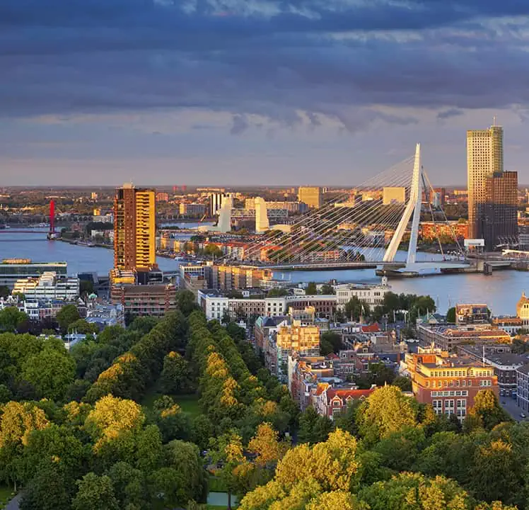 CFR-Rinkens_Een-auto-van-de-VS-naar-Nederland-verschepen